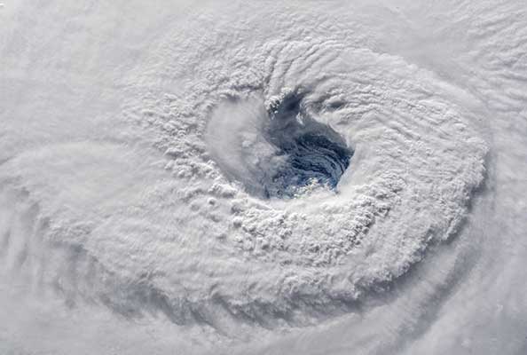 Imagen principal del artículo Los huracanes: fuerzas de destrucción y creación