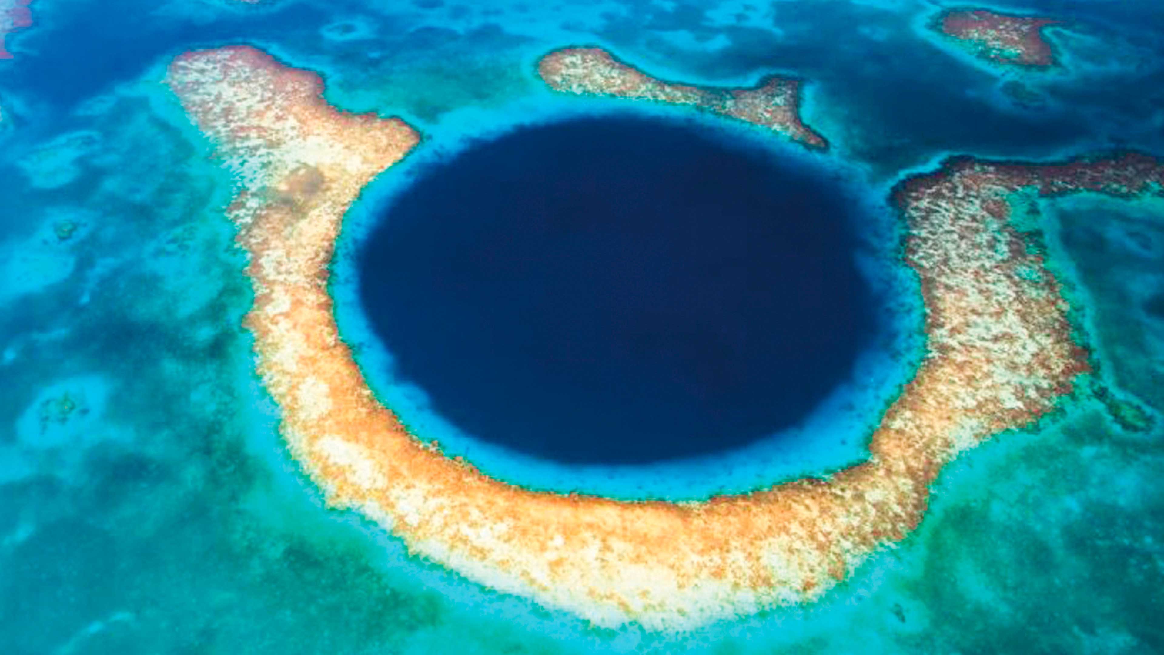 Descubren en la bahía de Chetumal un profundo agujero azul
